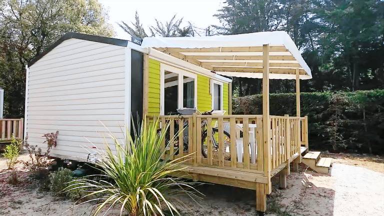 Campsite Le Bois Verdon - Cottage CAHITA 18m² - Half-covered terrace - 1 bedroom. 2 people — photo 2