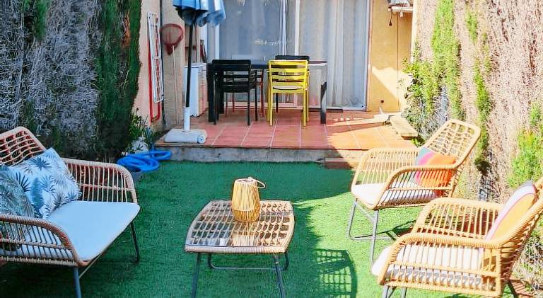House with pool — photo 3