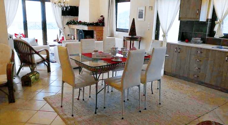 House with terrace — photo 3