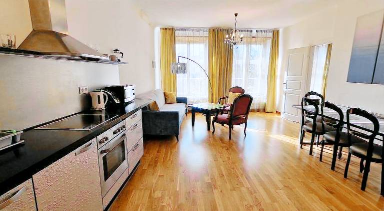 Beautiful holiday apartment with sauna, grill & yard | Next to Town Hall Square | Pet-friendly — photo 3