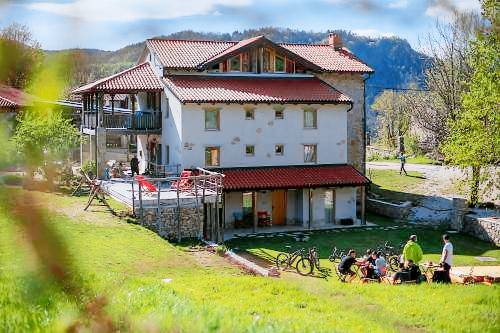 Prenočišče z zajtrkom Podbela