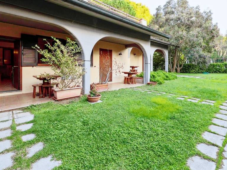 Cottage Scarlino