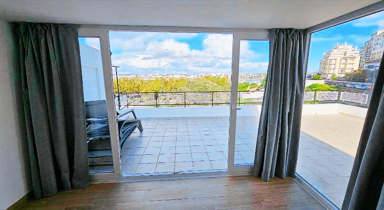 Holiday apartment with garden — photo 3