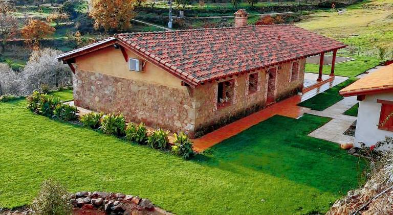 House with barbecue, garden & private pool | Good for workation in Ávila