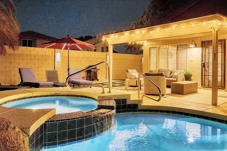 House  Peacock Village