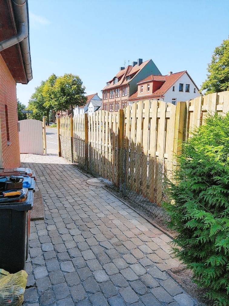 Vacation home with BBQ, yard & patio — photo 5