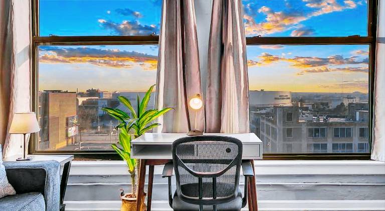1BR Loft Sauna & Walk to Theater & Campus — photo 4