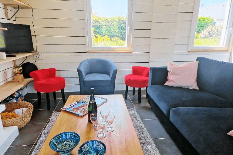 Vacation home with patio & garden — photo 4