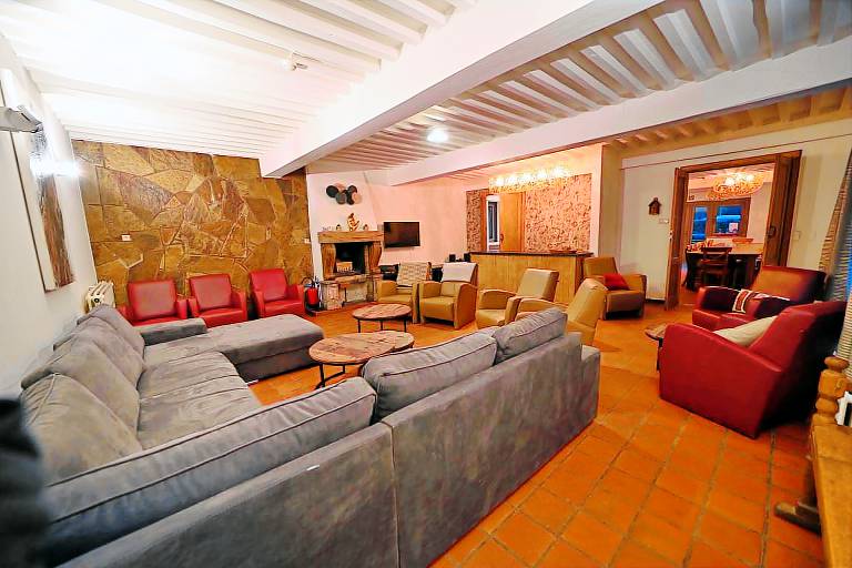 Vacation home with jacuzzi, terrace & grill — photo 5