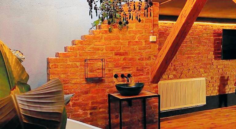 Holiday apartment with patio, garden & jacuzzi — photo 3