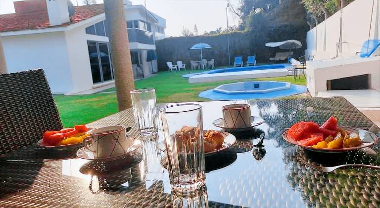 Vacation home with pool — photo 3