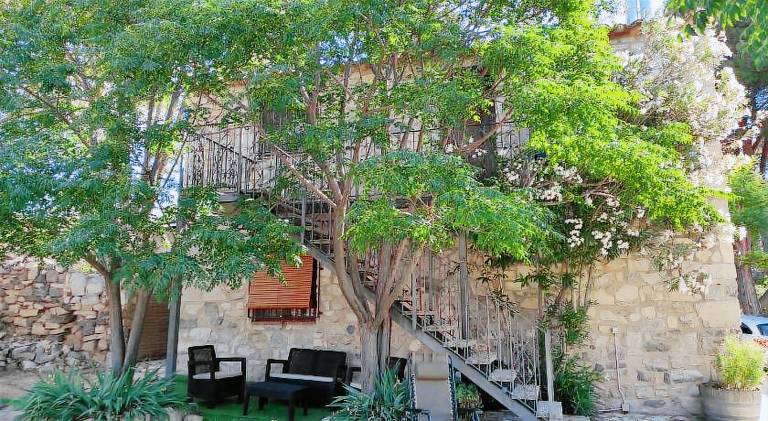 Holiday apartment with barbecue, patio & garden — photo 3