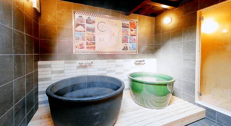 Holiday apartment with hot tub | Dogs allowed in Osaka
