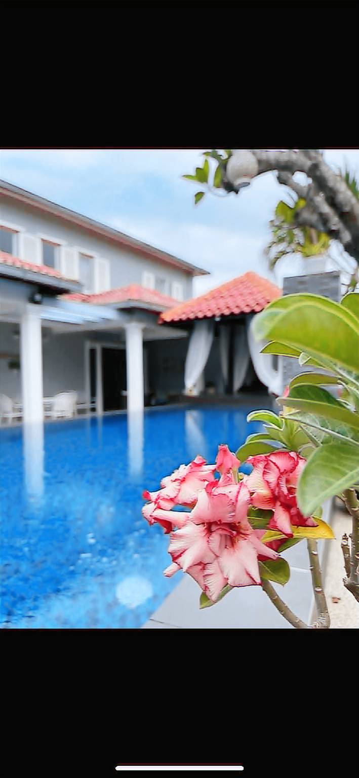 Resort  Seksyen 8