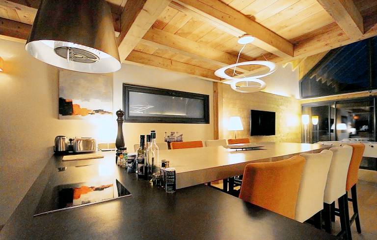 Chalet, wifi, 100m from shops, terrace, parking, tv, 250m², Les 2 Alpes — photo 4