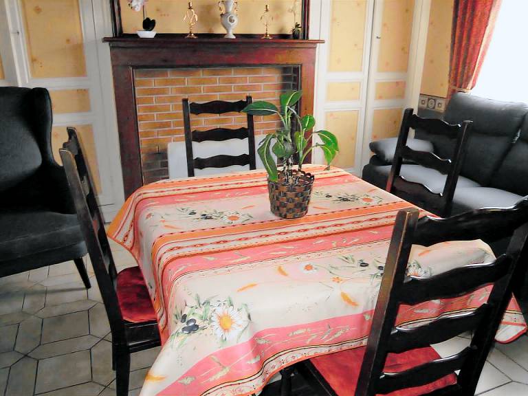 Cottage with barbecue & yard | Pet-friendly — photo 4