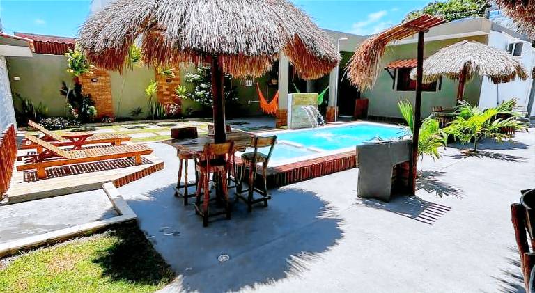 Vacation home with pool — photo 3