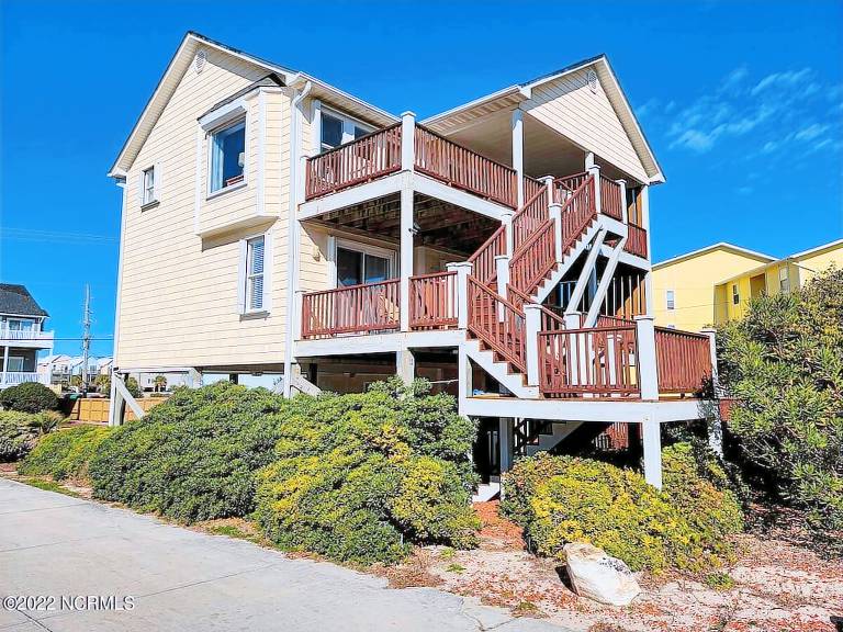 House  Surf City