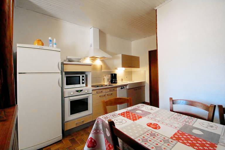 Gite with terrace, barbecue & garden — photo 3