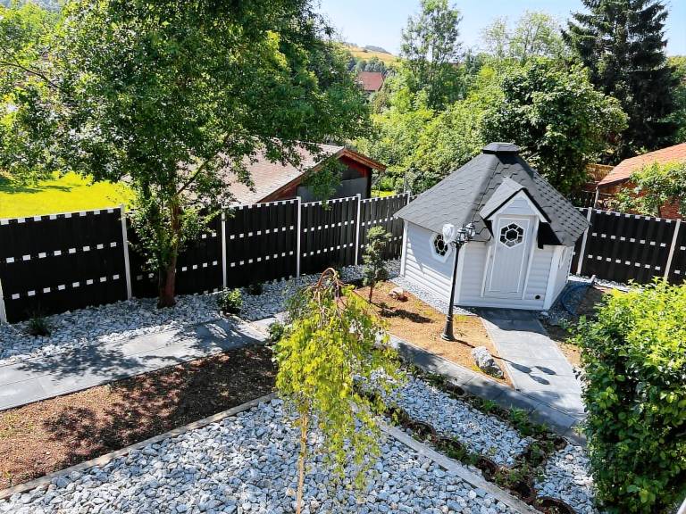 Vacation home with yard, barbeque & patio | Nature view — photo 3