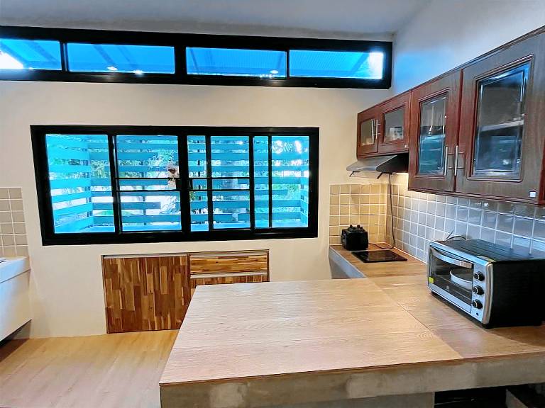 Vacation home with garden & pool — photo 4