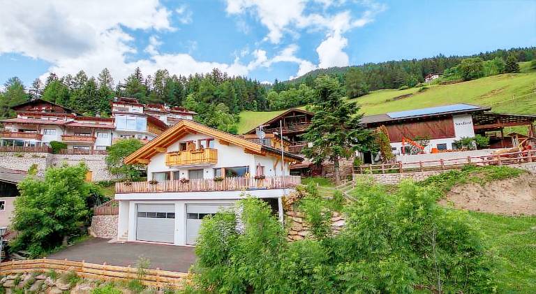 Serviced apartment with sauna, terrace & yard | Suitable for remote work | Pets allowed — photo 3