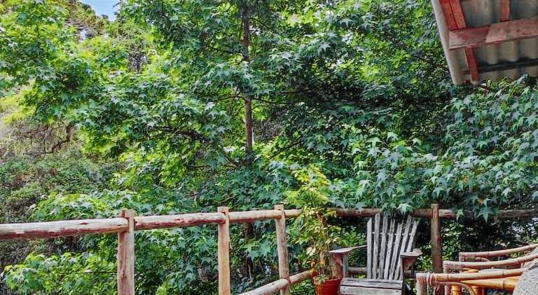 Charming vacation home with hot tub | Pet-friendly — photo 5