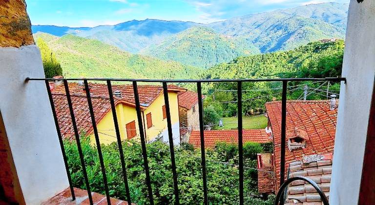 House with terrace & barbeque | Perfect for remote work in Bagni di Lucca