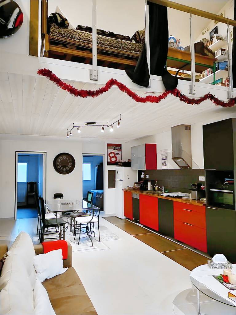 Child-friendly vacation home with pool, yard & terrace | Garden view | Pets allowed — photo 3