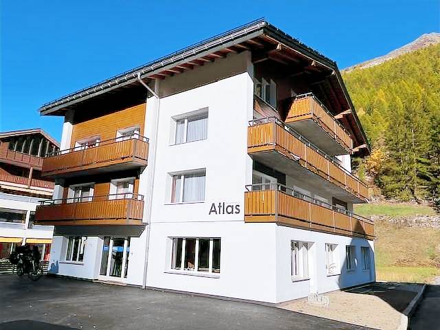 Holiday apartment with 3 rooms for 6 persons — photo 2