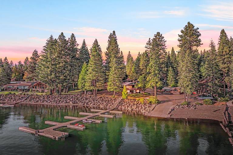 Cabin  Lake Almanor