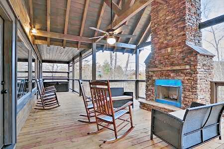 Vacation home with pool — photo 5