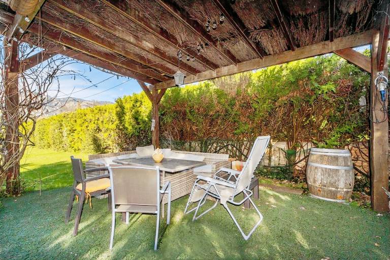 Fully equipped vacation home with patio, barbeque & private pool | Garden view | Perfect for remote work | Pet-friendly — photo 5
