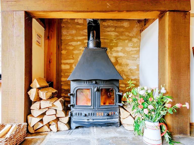 Cottage with yard & barbecue | Water view — photo 5