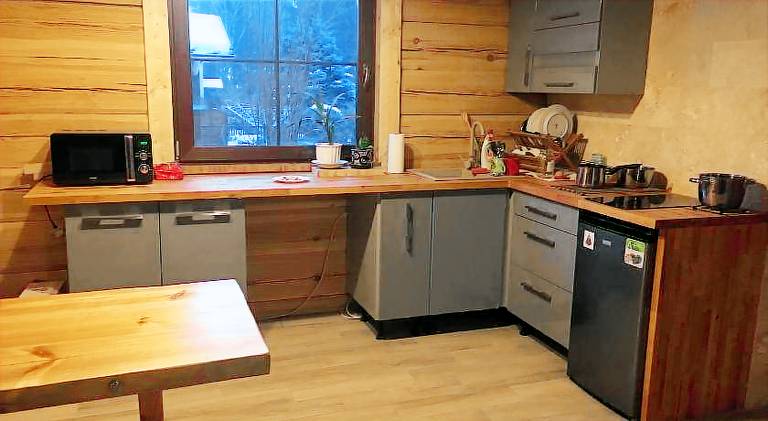 Apartment with barbeque & yard — photo 3