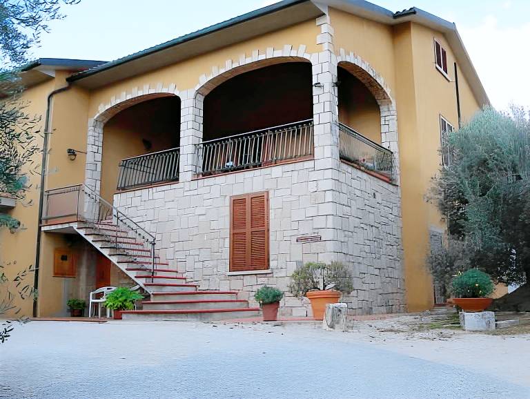 Lovely farm with yard & patio | Dogs allowed in Manciano