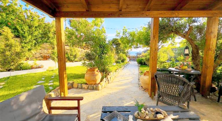 Vacation home with terrace & garden in Ierapetra