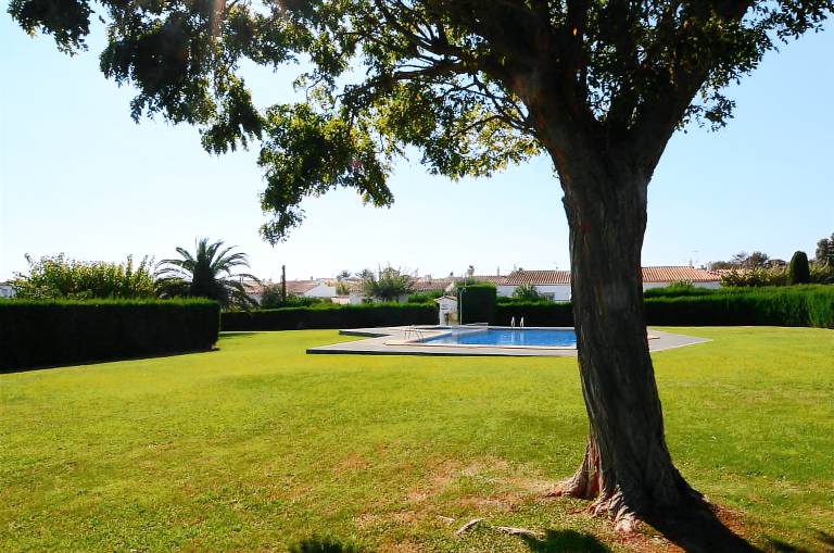 House with terrace, barbecue & pool — photo 5