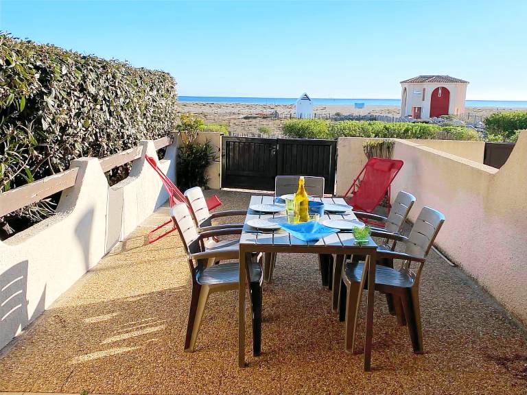 Villa with 1 room for 5 persons — photo 2