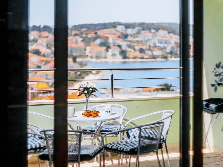 Family-friendly apartment with grill | Water view | Beach nearby | Pets allowed — photo 3
