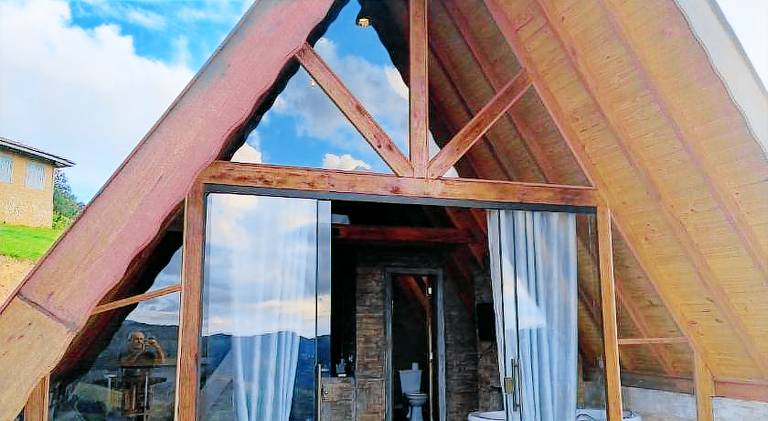 Vacation home with garden, patio & hot tub — photo 4