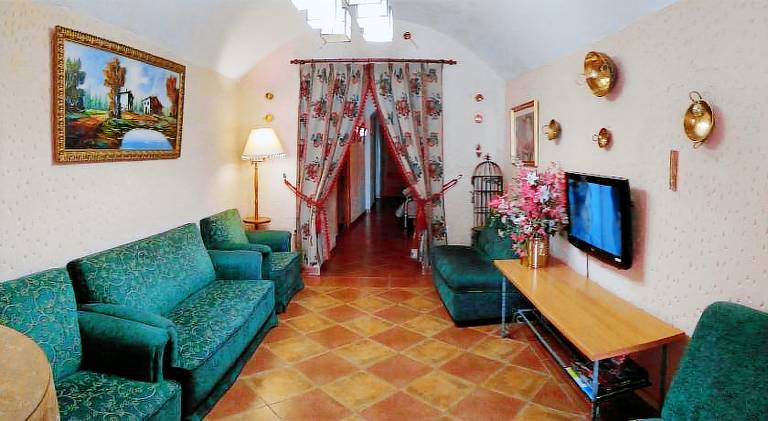 House with terrace — photo 2
