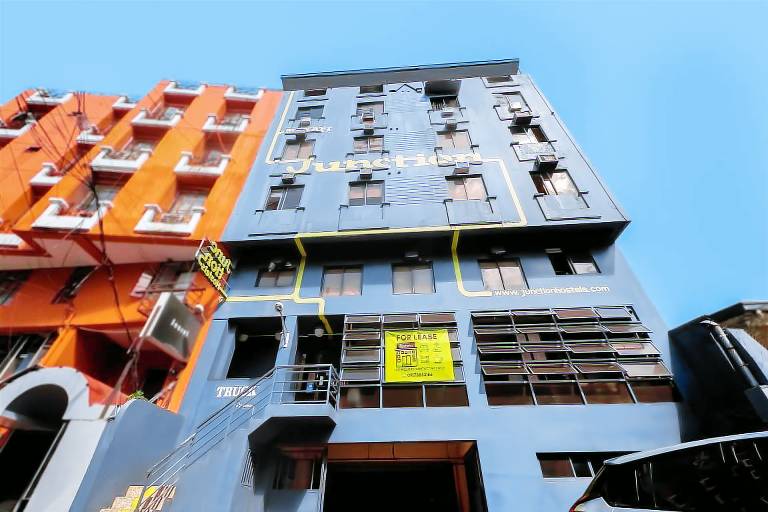 Cozy DBL Hideaway at Trendy Junction HostelManila