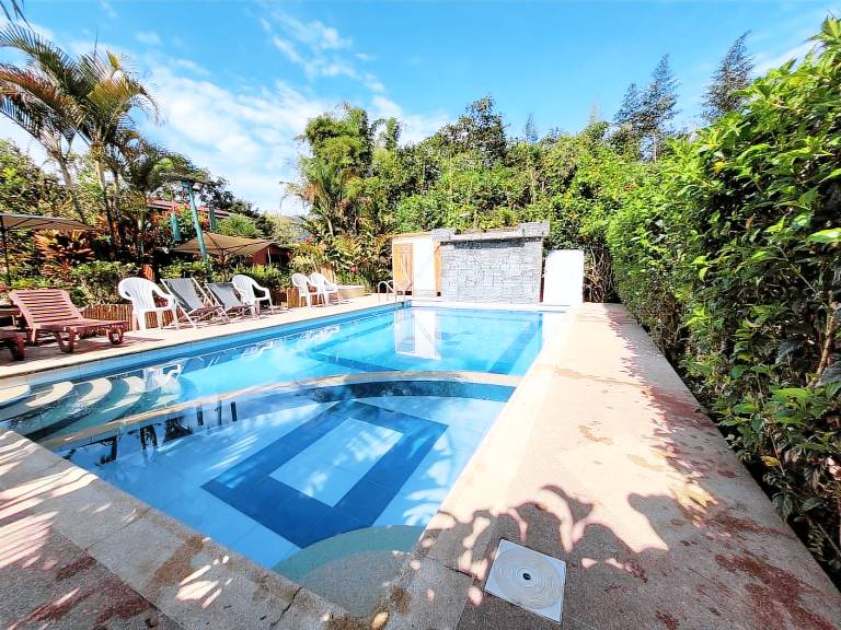 Intimate Bubbles with Outdoor Pool and Hot-Tub in Ecuador — photo 5