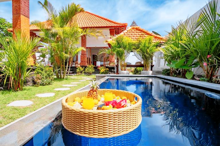 Children-friendly ample villa with garden, private pool & barbecue | Good for workation | Pet-friendly in Canggu