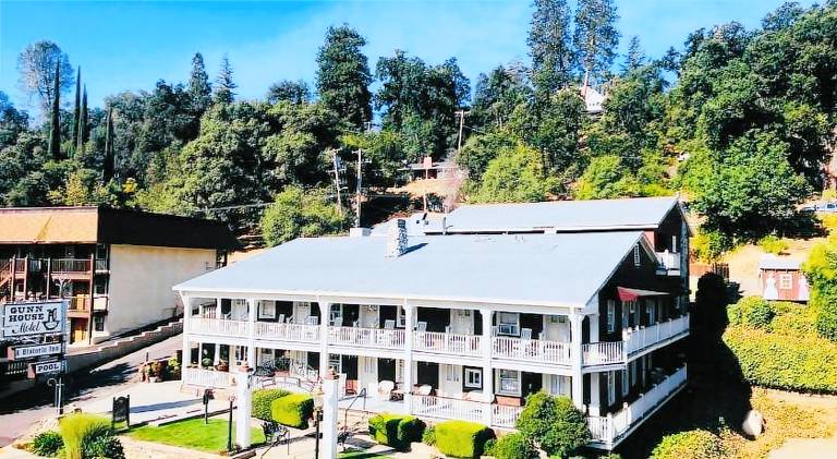 Gunn House Hotel