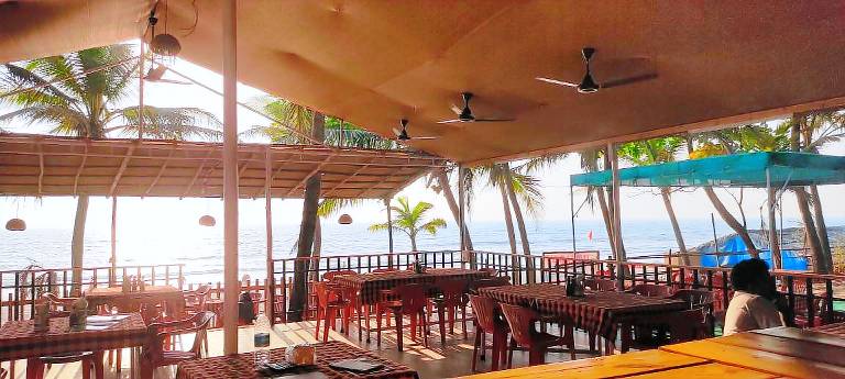 Furtado's Beach Front Family Restaurant, Rooms wedding venue and Party Place — photo 3