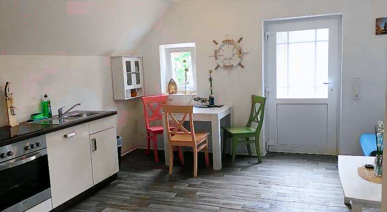 Rental apartment with yard — photo 4