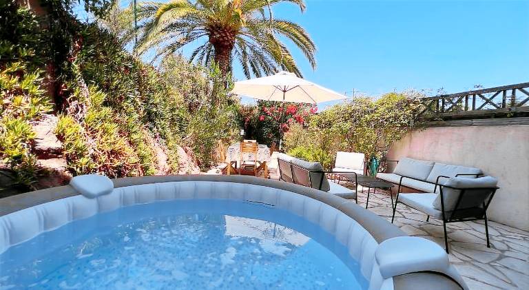Lovely apartment with hot tub & grill | Pet-friendly — photo 2