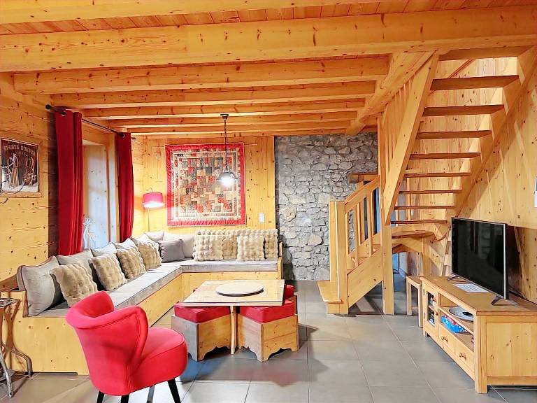 Fully equipped chalet with yard | Pets allowed — photo 2